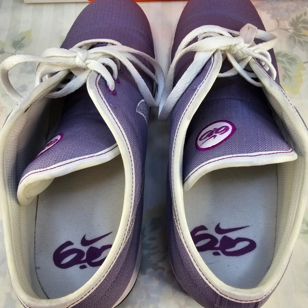 Rare Nike Air Isis Women's Purple White Canvas‎ Sneakers Size 11 Shoes